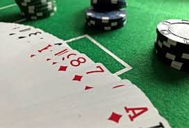 Simbol Wild memperluas di gulungan selama putaran bonus